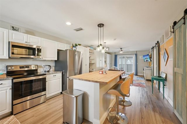 10800 US HIGHWAY 19 N 206, Pinellas Park, FL 33782