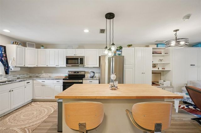 10800 US HIGHWAY 19 N 206, Pinellas Park, FL 33782