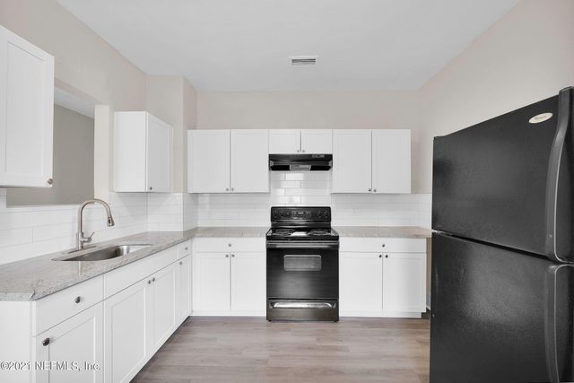 6418 SAPPHIRE Drive, Jacksonville, FL 32208