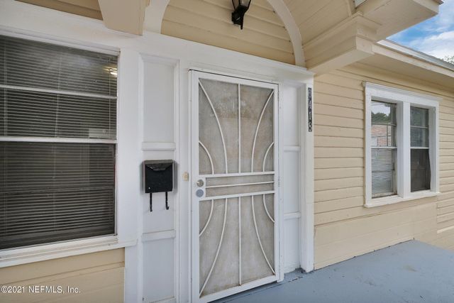 6418 SAPPHIRE Drive, Jacksonville, FL 32208