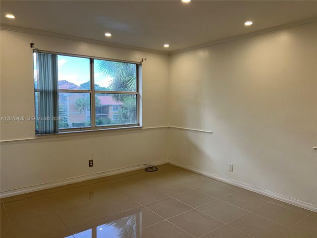 8721 Wiles Road 306, Coral Springs, FL 33067