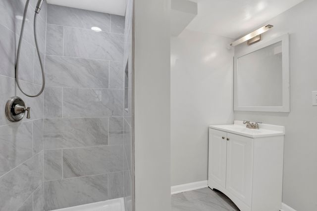 7825 S Ingleside Avenue, Chicago, IL 60619