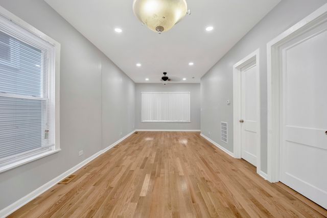 7825 S Ingleside Avenue, Chicago, IL 60619