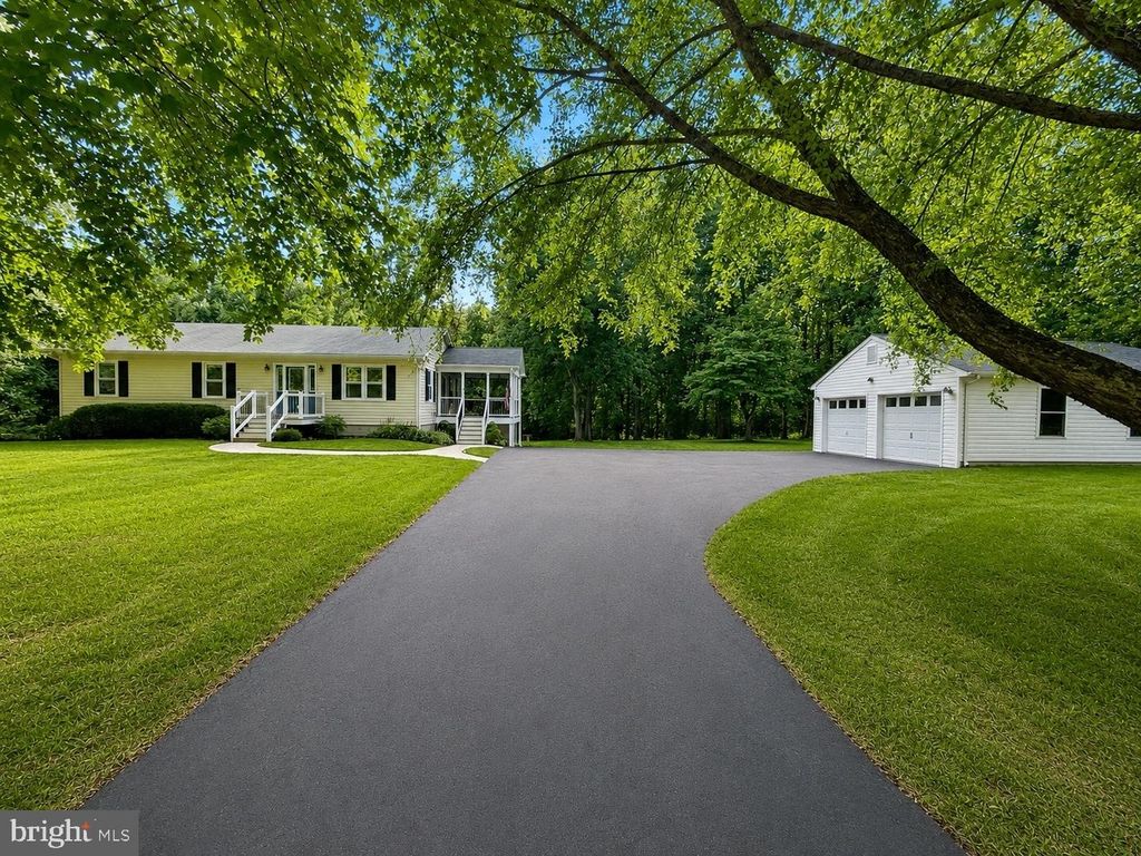 5401 COVE VIEW DR, Saint Leonard, MD 20685