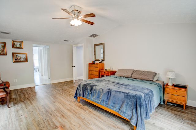 5269 Four Lake Drive, Crestview, FL 32539