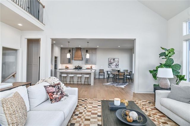 6039 Apache Drive, Shawnee, KS 66226