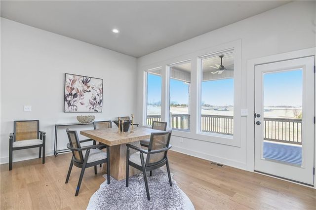 6039 Apache Drive, Shawnee, KS 66226