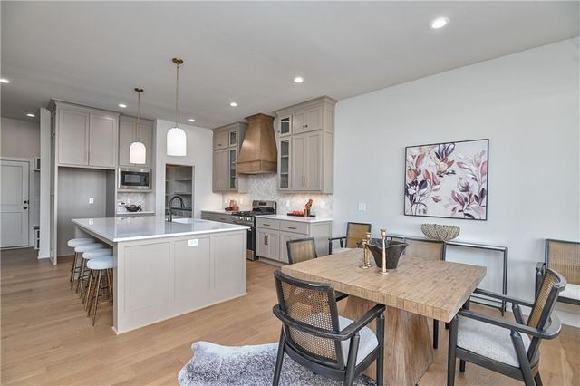 6039 Apache Drive, Shawnee, KS 66226