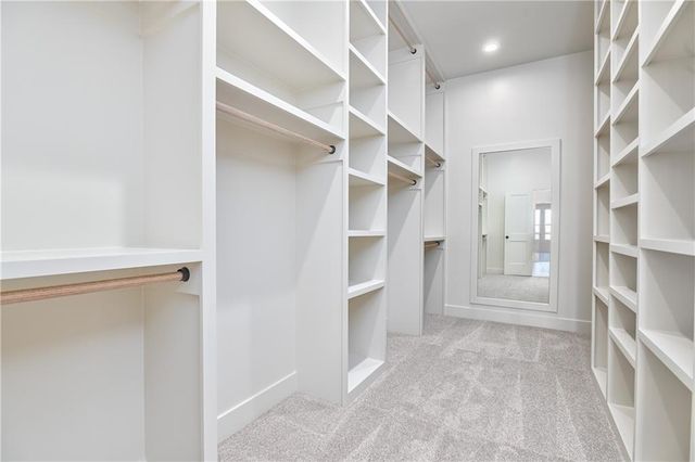 6039 Apache Drive, Shawnee, KS 66226