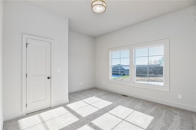 6039 Apache Drive, Shawnee, KS 66226