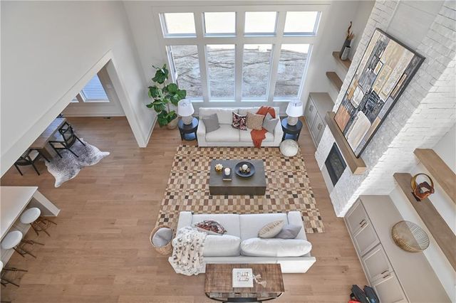 6039 Apache Drive, Shawnee, KS 66226