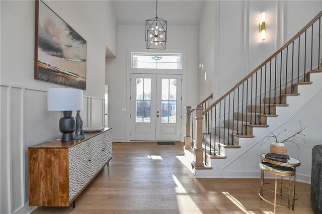 6039 Apache Drive, Shawnee, KS 66226