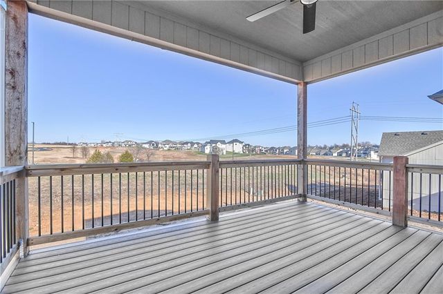 6039 Apache Drive, Shawnee, KS 66226