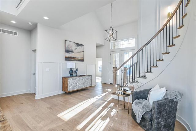 6039 Apache Drive, Shawnee, KS 66226