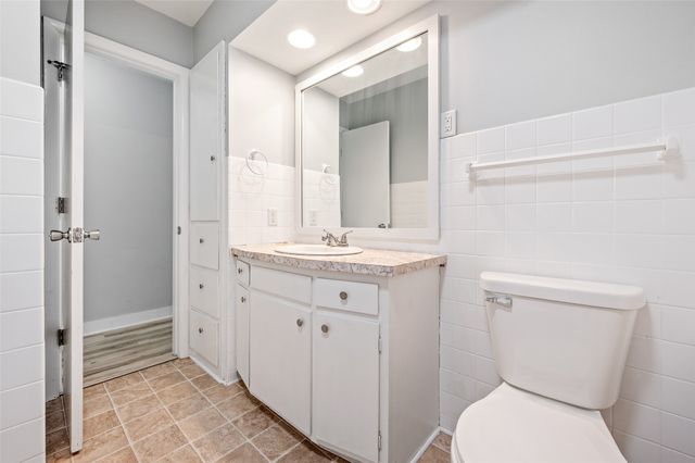 2956 Hubbell Avenue, Des Moines, IA 50317