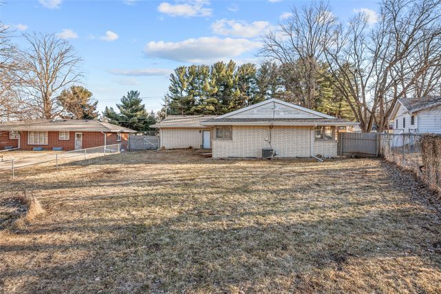 2956 Hubbell Avenue, Des Moines, IA 50317