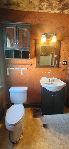 86 De Camp Avenue, Cincinnati, OH 45216