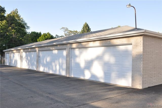 5854 Main Street 306, Amherst, NY 14221