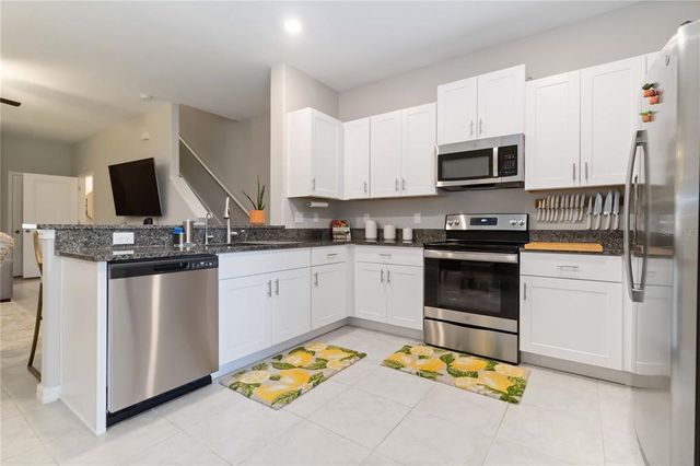 9641 PEMBROOKE PINES DRIVE, Sun City Center, FL 33573