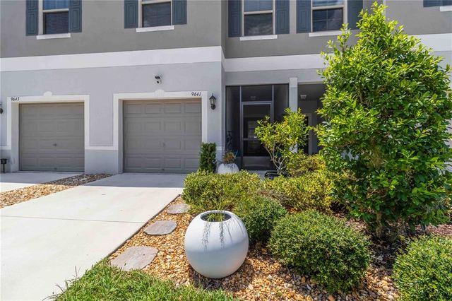 9641 PEMBROOKE PINES DRIVE, Sun City Center, FL 33573