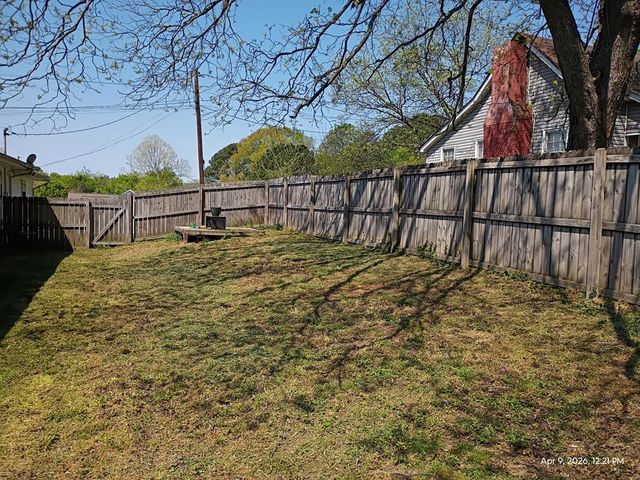 141 N Cherry Street, Tunnel Hill, GA 30755