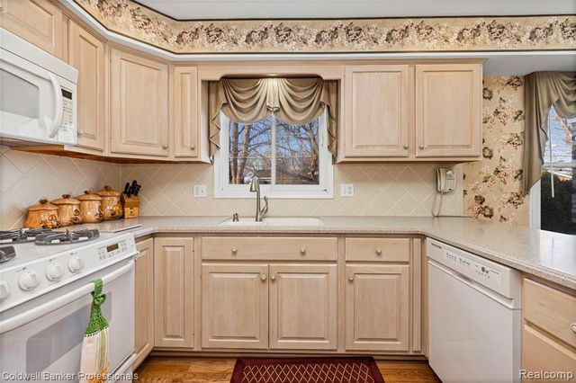 11431 Savage Drive, Sterling Heights, MI 48312