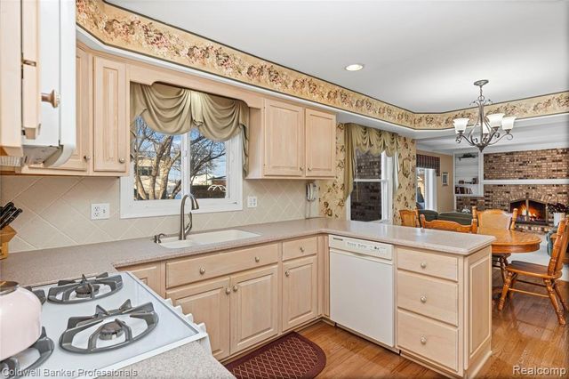 11431 Savage Drive, Sterling Heights, MI 48312