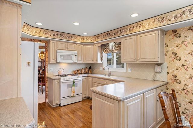 11431 Savage Drive, Sterling Heights, MI 48312