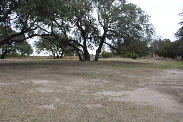 251 whispering oaks ln, Early, TX 76802