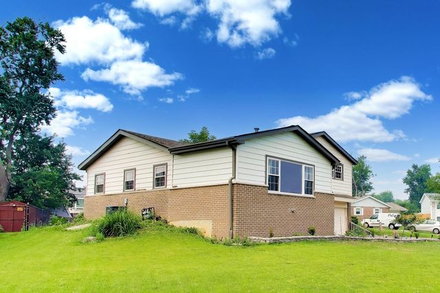 9007 W 92nd Street, Hickory Hills, IL 60457