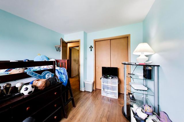 9007 W 92nd Street, Hickory Hills, IL 60457