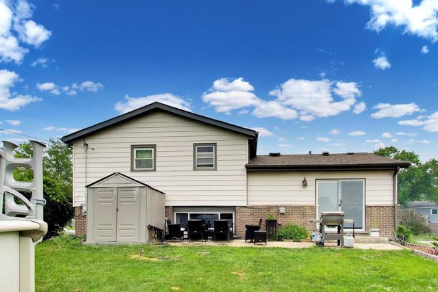 9007 W 92nd Street, Hickory Hills, IL 60457
