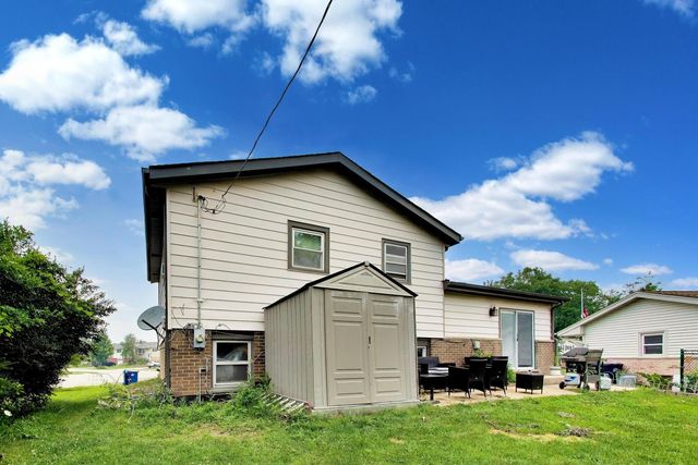 9007 W 92nd Street, Hickory Hills, IL 60457
