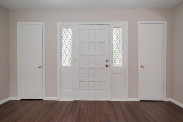 13714 Hambleton Circle, Houston, TX 77069