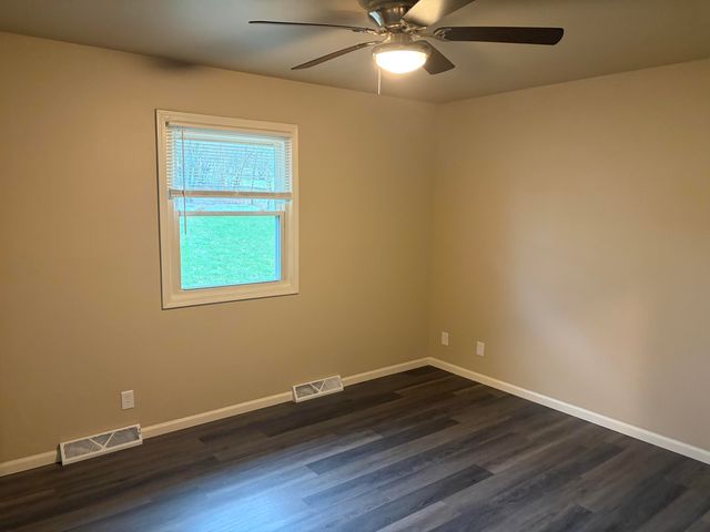 1605 SKYLANE DR, Columbia, MO 65202