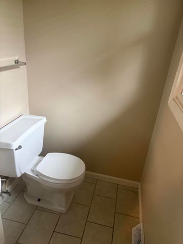 1605 SKYLANE DR, Columbia, MO 65202