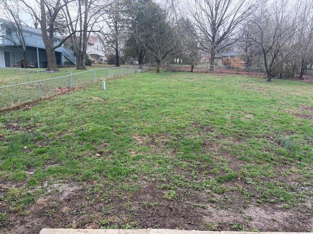 1605 SKYLANE DR, Columbia, MO 65202