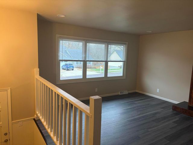 1605 SKYLANE DR, Columbia, MO 65202