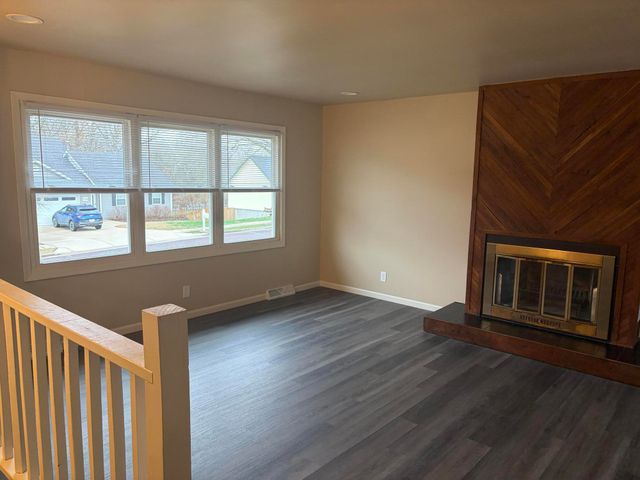 1605 SKYLANE DR, Columbia, MO 65202