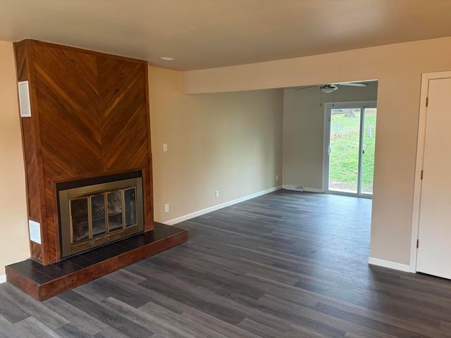 1605 SKYLANE DR, Columbia, MO 65202