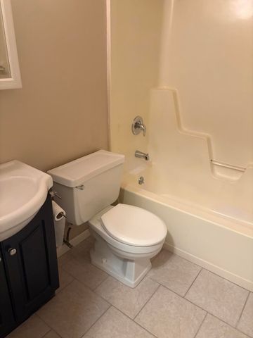 1605 SKYLANE DR, Columbia, MO 65202