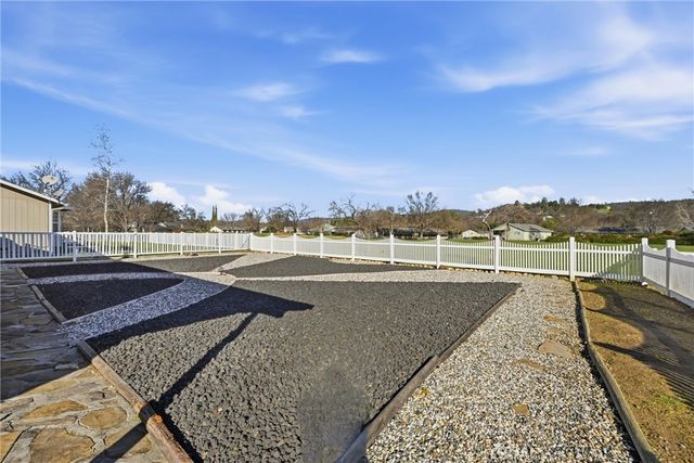 19486 Mountain Meadow S, Hidden Valley Lake, CA 95467