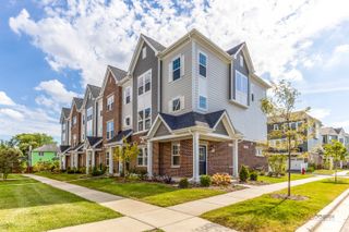 157 Yorktown Court, Libertyville, IL 60048