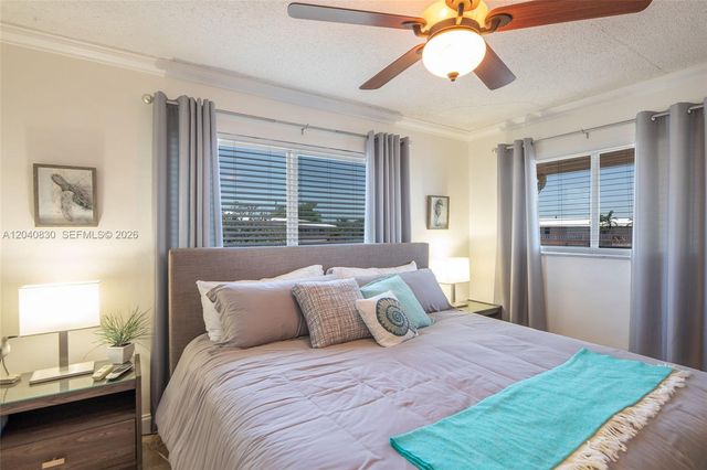 920 SW 10th Ter 12R, Hallandale Beach, FL 33009