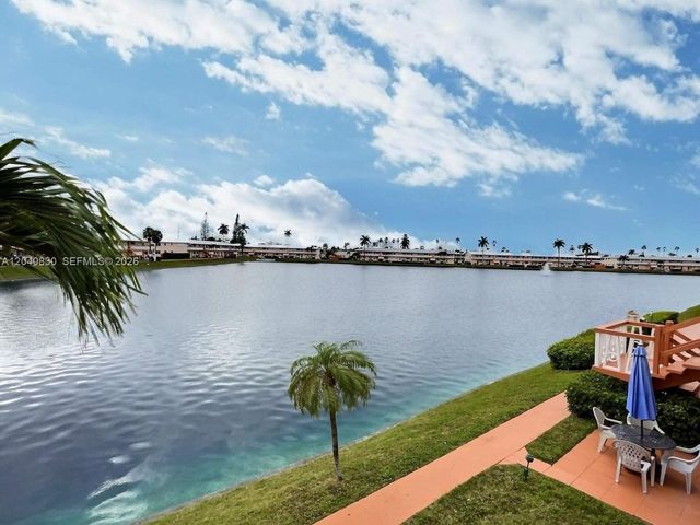 920 SW 10th Ter 12R, Hallandale Beach, FL 33009