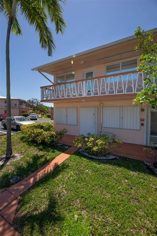 920 SW 10th Ter 12R, Hallandale Beach, FL 33009