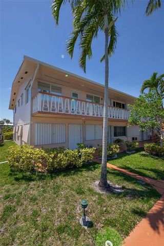920 SW 10th Ter 12R, Hallandale Beach, FL 33009