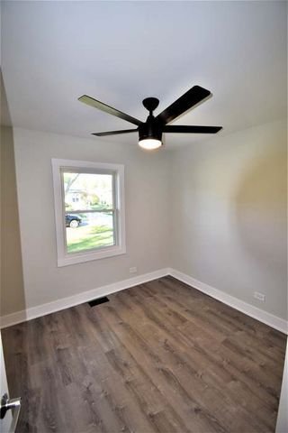 700 Delphia Avenue, Elk Grove Village, IL 60007
