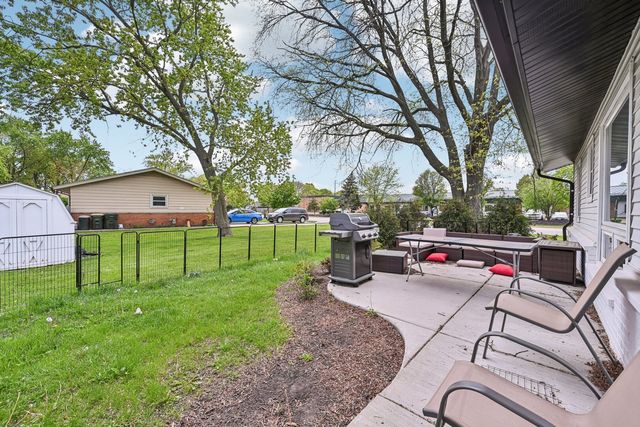 700 Delphia Avenue, Elk Grove Village, IL 60007