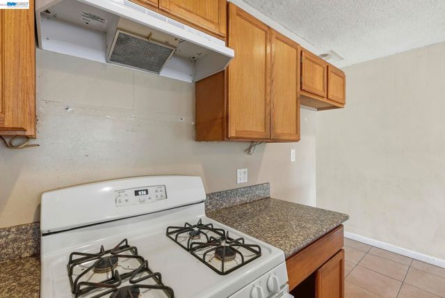 1735 Auseon Ave, Oakland, CA 94621